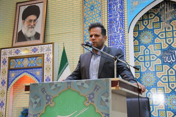 حضور پرشور فرهنگیان و دانش آموزان در نماز جمعه صفادشت ملارد 