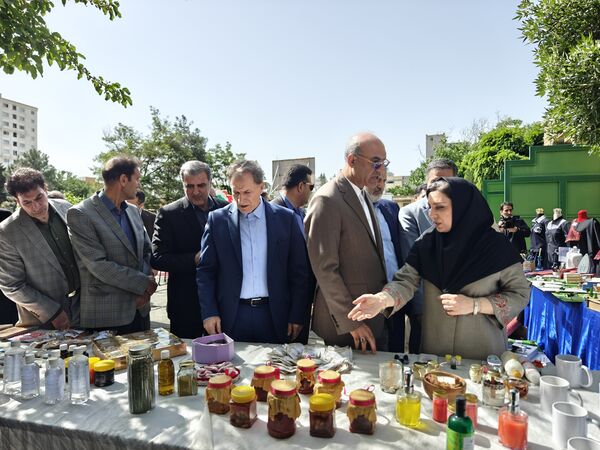 زنگ «سپاس معلم» در کرمانشاه 