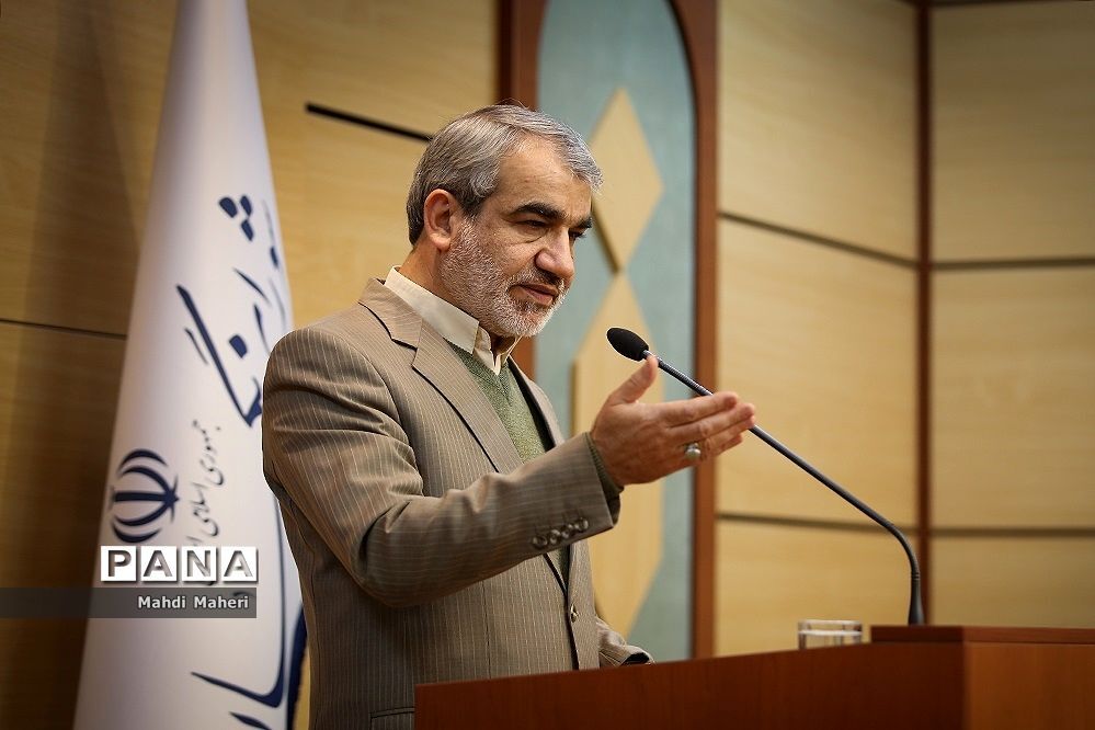 کدخدایی: شهید سلیمانی حقوق بشر را در میدان عمل معنا کرد
