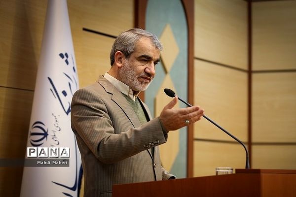 کدخدایی: شهید سلیمانی حقوق بشر را در میدان عمل معنا کرد