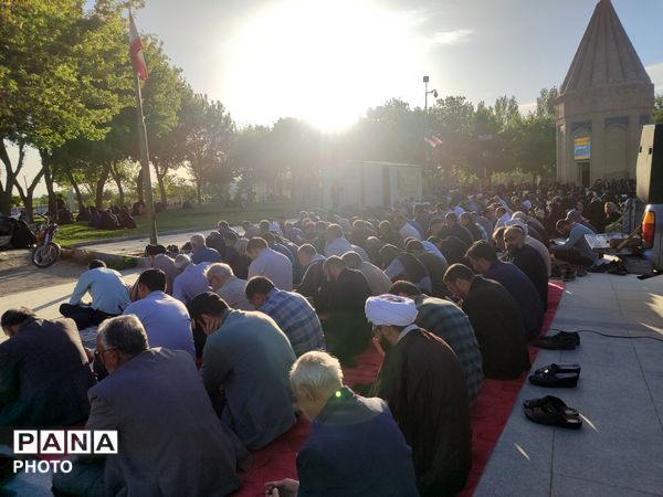 دعای پر فیض عرفه و مناجات عاشقانه امام حسین«؏» در آستان مقدس حضرت حقوق نبی«؏»