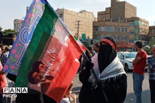 روایت غدیر از قاب خبرنگاران  نوجوان پرشور پانا در راهپیمایی شهرستان قدس