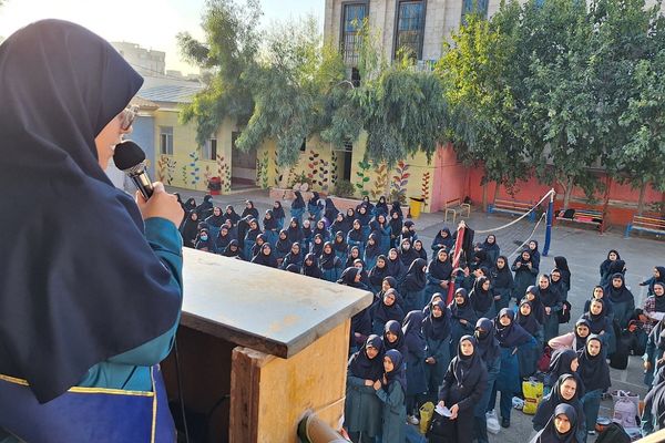 برگزاری انتخابات همیار مشاور در آموزشگاه شاهد نجمه ناحیه دو شهرری 