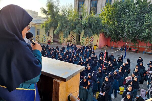 برگزاری انتخابات همیار مشاور در آموزشگاه شاهد نجمه ناحیه دو شهرری 