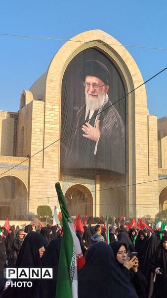 حضور فرهنگیان در آیین وداع با پیکر مطهر رهبر شهید در مصلی تهران 