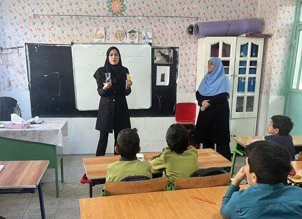 بازدید سرگروه‌های آموزشی از مدارس خاتم 