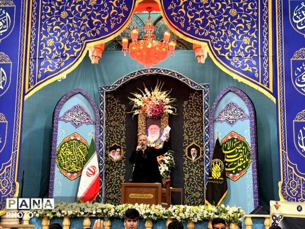 آیین وداع با پیکر مطهر دانش‌آموز شهید محمدحسین دهقان