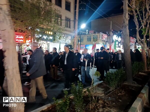 اجتماع باشکوهی فرهنگیان استان البرز در چهلم شهادت رهبر و دانش‌آموزان میناب