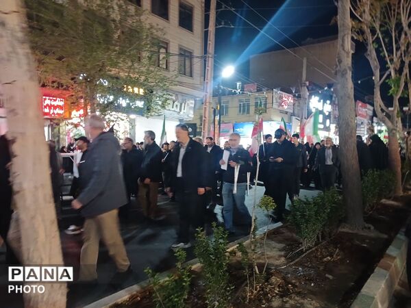 اجتماع باشکوهی فرهنگیان استان البرز در چهلم شهادت رهبر و دانش‌آموزان میناب