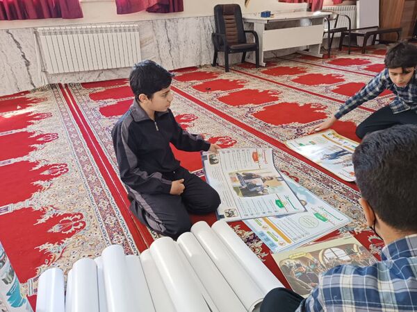 برپایی نمایشگاه مدرسه انقلاب در دبیرستان شهید رجایی