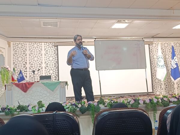 کارگاه خبرنگاری موبایلی با  مدیر عامل خبرگزاری پانا در مشهد 