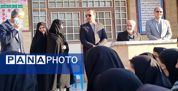 بازدید نماینده مجلس شورای اسلامی منطقه ترشیز از دبیرستان حضرت معصومه (س) شهرستان خلیل‌آباد