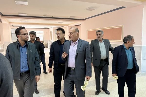 بازدید مشاور وزیر آموزش‌وپرورش از پروژه‌های درحال ساخت شهرستان زرقان