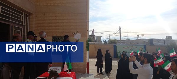 مراسم نکوداشت هفته پدافند غیرعامل در مدارس شهرستان هلیلان