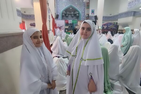 آیین جشن تکلیف دانش‌آموزان دختر شهرستان پردیس در فضایی معنوی و باشکوه