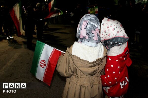 حضور پررنگ کودکان چترودی در تجمع روز جمهوری اسلامی