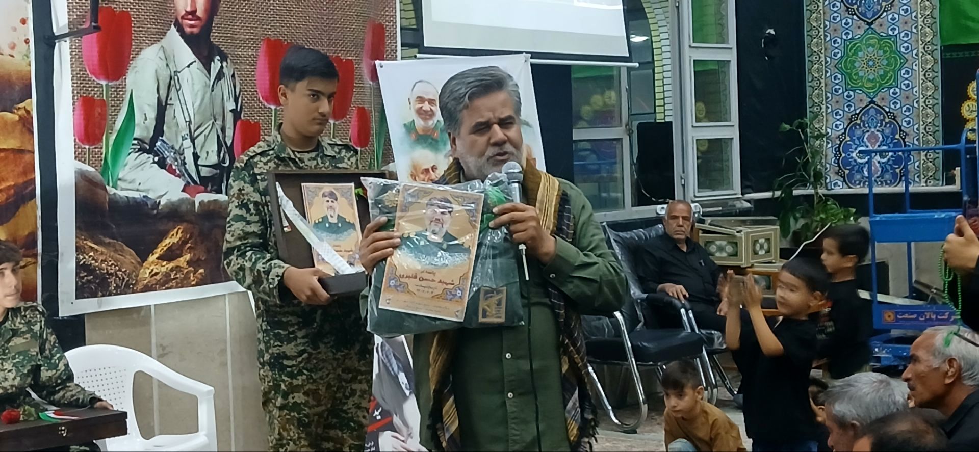 برگزاری یادواره شهدا در روستای بزنجرد 