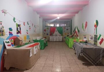 نمایشگاه و جشن ایرانمان در دبستان فرزانگان رباط‌کریم