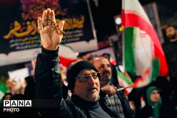 یادبود شهدا و تجدید پیمان مردمی