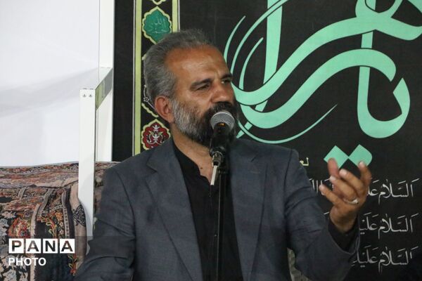 روضه‌خوانی کنار ریل قطار یزد؛ آیینی متفاوت در مسیر عبور شهروندان