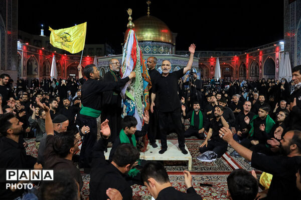عزاداری سنتی شب هفتم محرم در «حسینیه حرم»