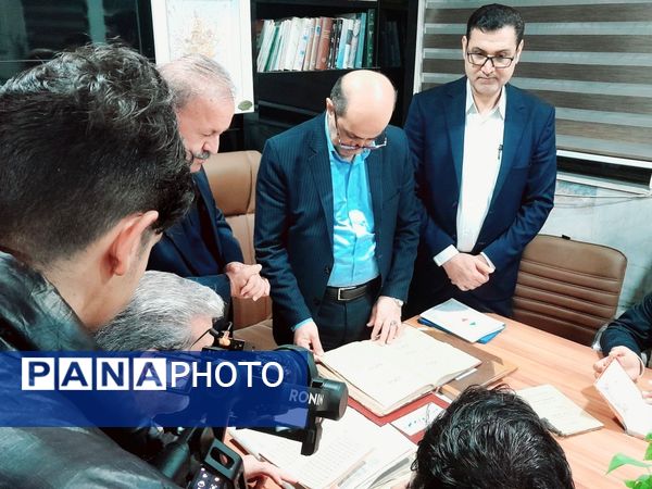 بازدید معاون وزیر و رئیس مرکز اطلاع رسانی و روابط عمومی وزارت آموزش و پرورش از مدرسه ماندگار سعادت بوشهر