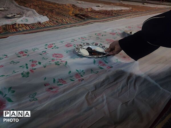 قرائت قرآن، نماز جماعت و افطار در مسجد خاتم پیامبران 