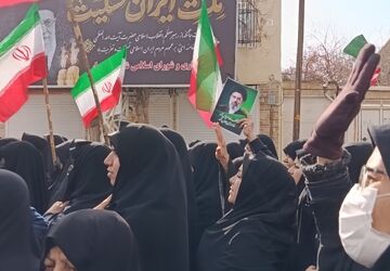 علم از دست علمدار نیفتد هرگز