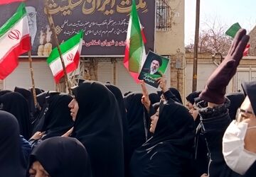 علم از دست علمدار نیفتد هرگز