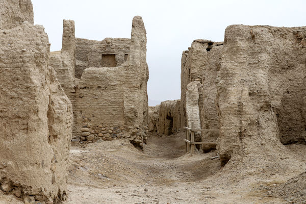 قلعه باستانی ایزدخواست؛ نخستین بنای طبقاتی دنیا