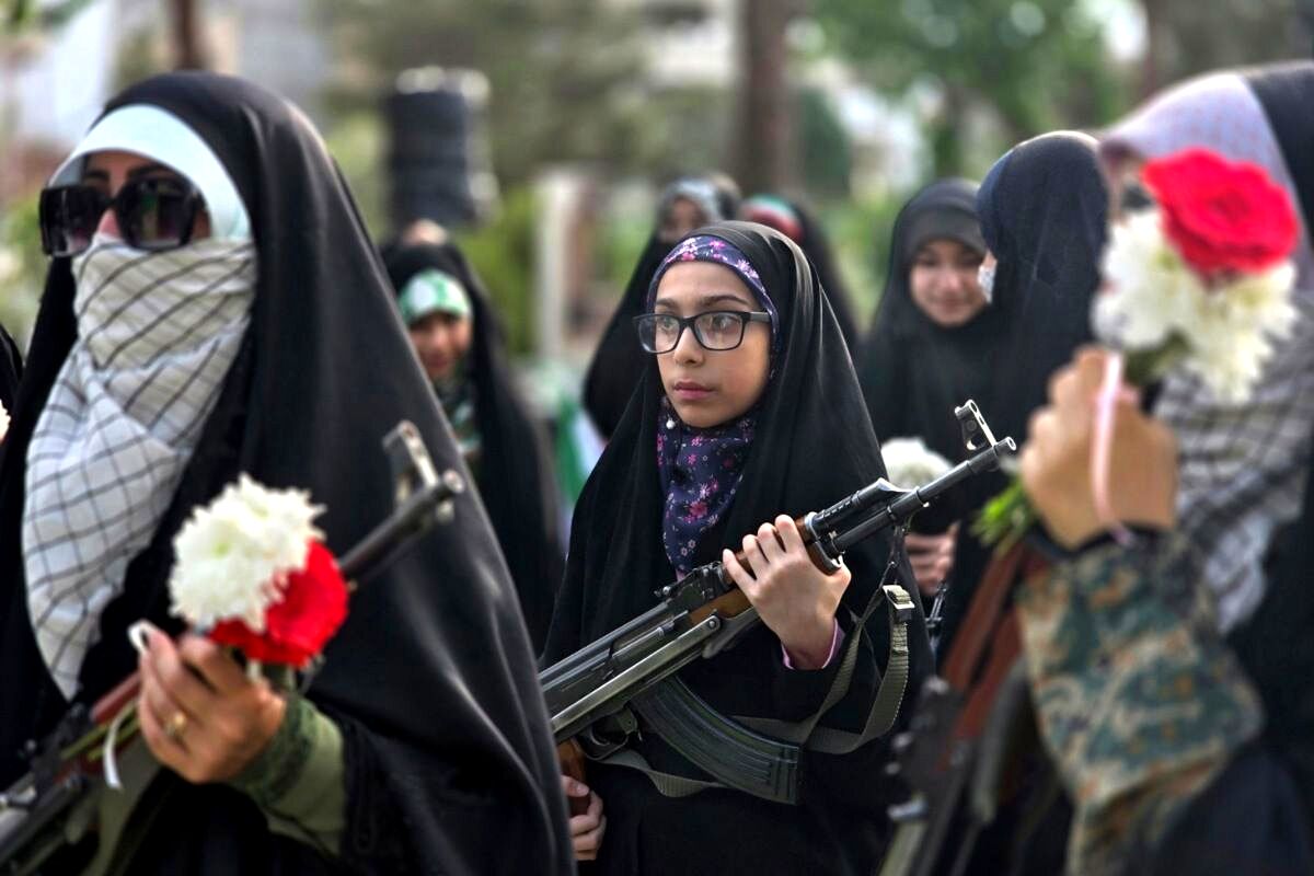 حضور مقتدرانه دختران و زنان اسلامشهر