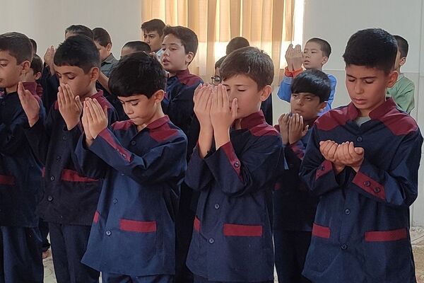 برگزاری نماز جماعت در مدارس رودهن 