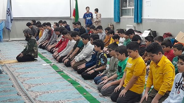 برپایی اردوی شبانه مقاومت در دبیرستان شهید بهشتی