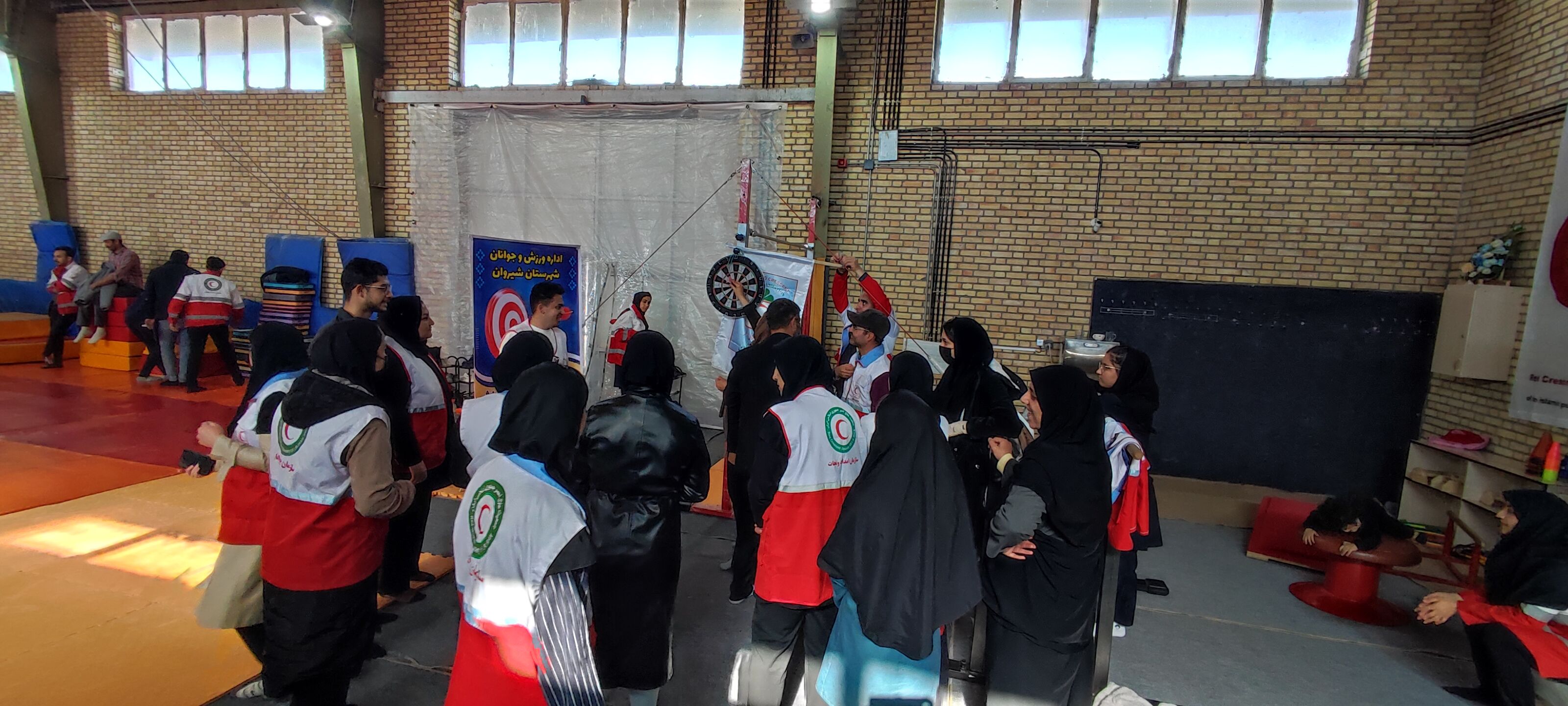 برگزاری مسابقه دارت در سازمان هلال احمر شیروان