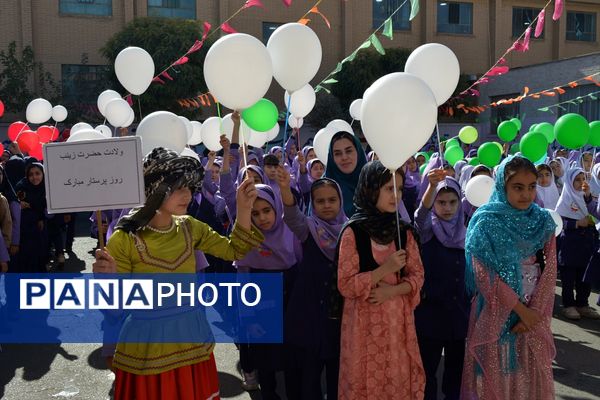 جشن میلاد حضرت زینب(س) با حضور مادران پرستار در دبستان علویان بهارستان‌دو