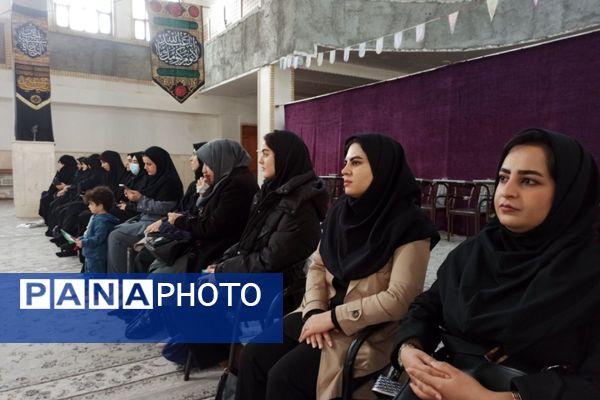 مدرسه شهید لطفی بهارستان‌دو میزبان جشن دهه فجر 