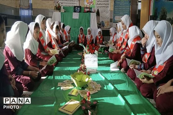 محفل انس با قرآن کریم دختران پیشتاز آموزشگاه نوریه جیرفت