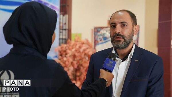 اصفهان دبیرخانه چهل و چهارمین جشنواره فرهنگی هنری دانش آموزان سراسر کشور 