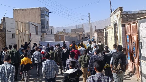 راهپیمایی روز دانش آموز و مبارزه با استکبار جهانی در شهر سفیددشت 