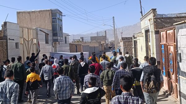 راهپیمایی روز دانش آموز و مبارزه با استکبار جهانی در شهر سفیددشت 