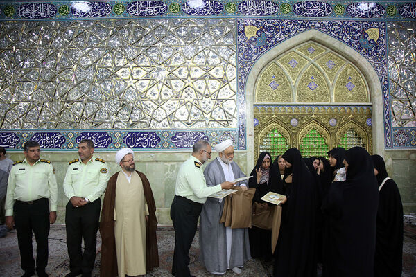 جشن ویژه دختران پلیس در حرم حضرت معصومه(س)