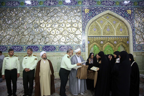 جشن ویژه دختران پلیس در حرم حضرت معصومه(س)