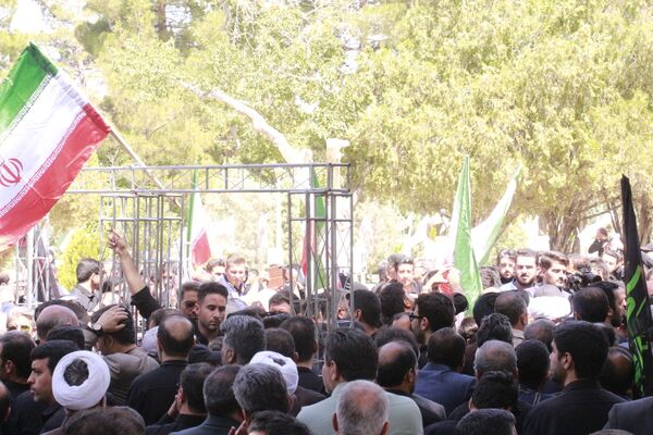 خاکسپاری پیکر پاک  سردار سرافراز اسلام شهید محمد کاظمی و شهدای جنگ تحمیلی در مشهد