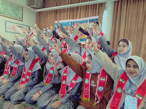 بزرگداشت سالروز شهادت سردار سلیمانی در دبستان بنیاد ۱۵ خرداد ابرکوه