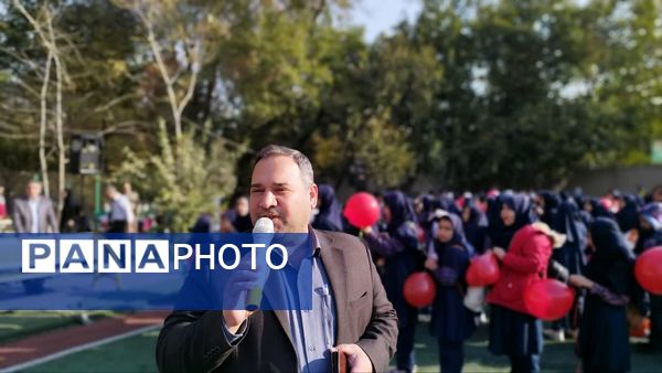 برگزاری همایش دانش‌آموزان پیشتاز منطقه ۱۰