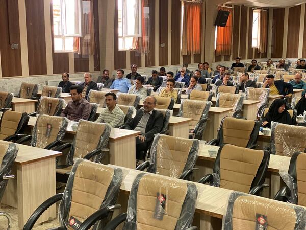 همایش مدیران مدارس شهرستان مه‌ولات در آستانه هفته بزرگداشت مقام والای معلم