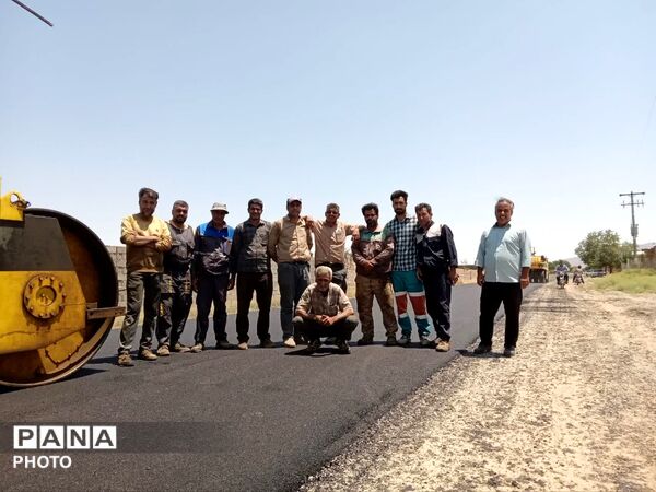 آغاز عملیات آسفالت جاده فدافن به کاشمر گامی بلند در توسعه زیرساخت‌های روستایی