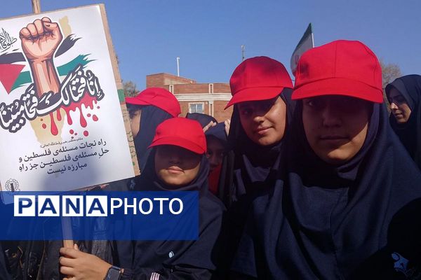 خروش هزاران دانش آموز ورامینی در ۱۳ آبان