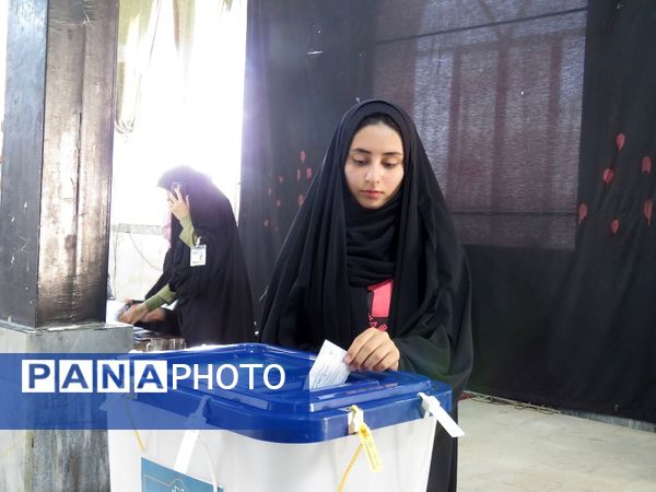 حضور پرشور مردم شهر درق در انتخابات چهاردهمین دوره ریاست‌جمهوری