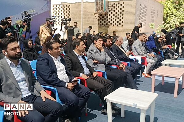 لابراتوار سیار خلاقیت و ساخت در مدرسه مهندس وحید کیهانی